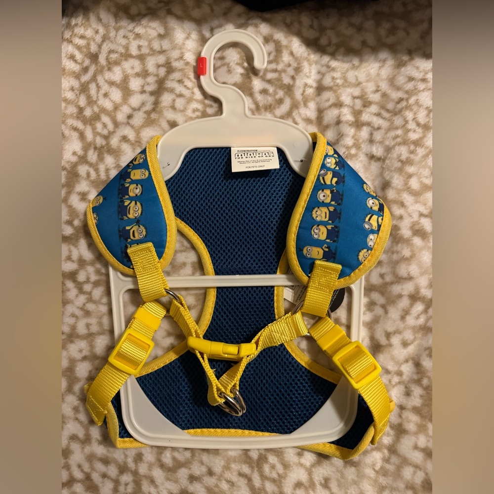 NWT Minions Blue and Yellow Pet Harness w/Extra Goodies - Picture 3 of 11